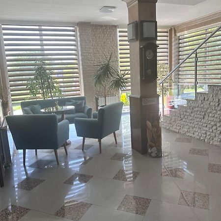 Hotel New Milenium Lukavac Екстериор снимка