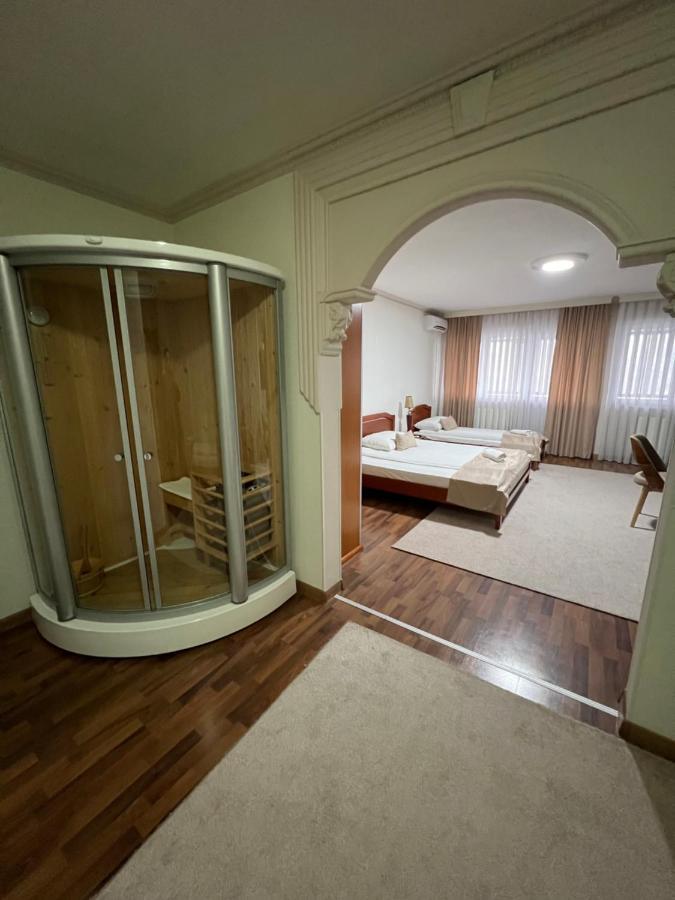 Hotel New Milenium Lukavac Екстериор снимка