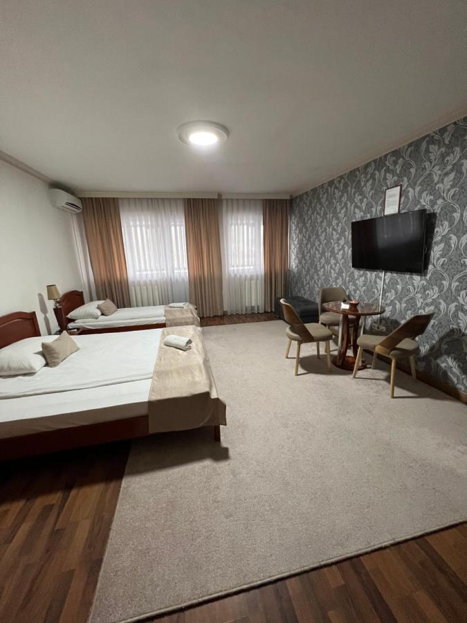 Hotel New Milenium Lukavac Екстериор снимка
