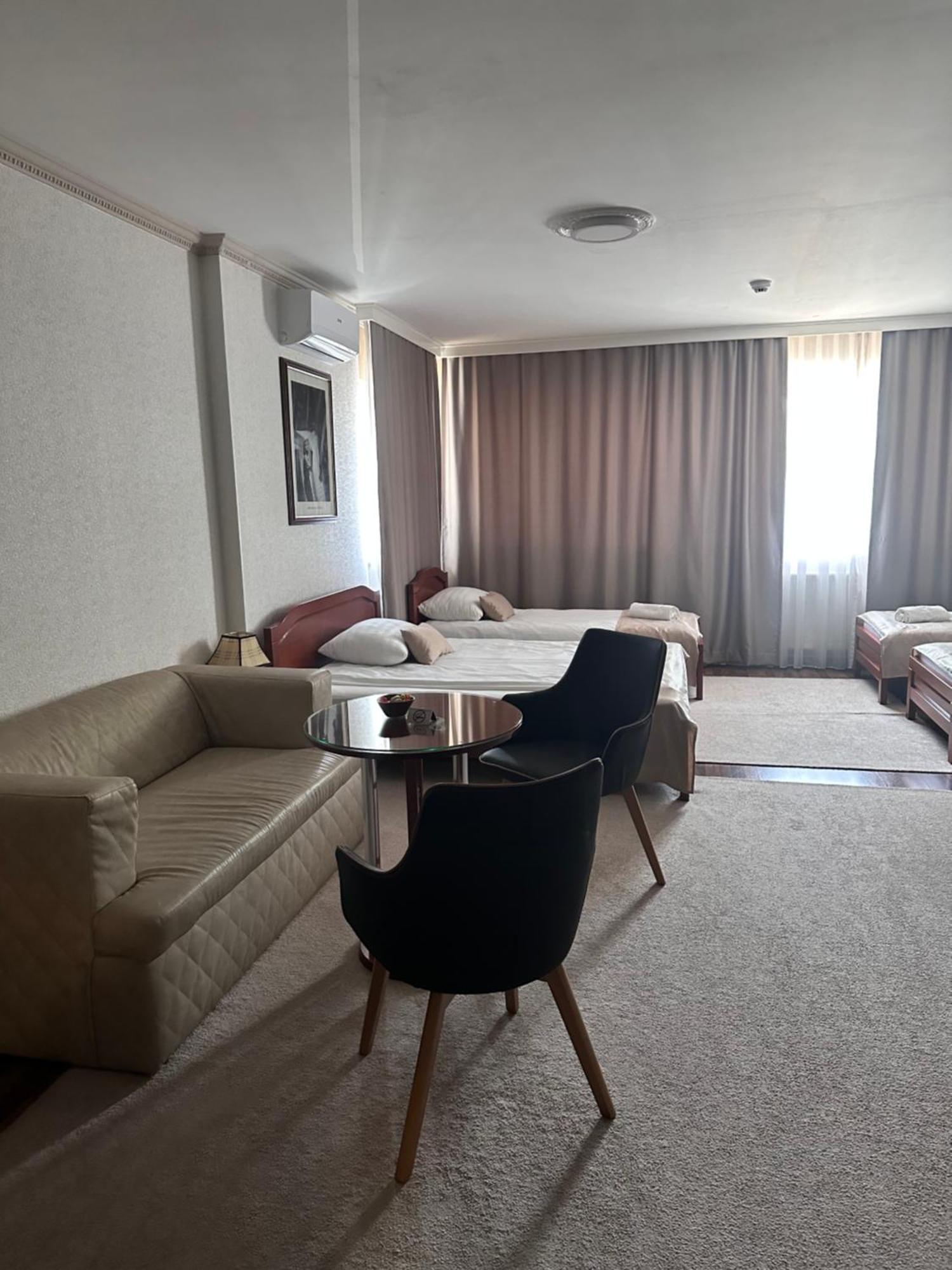 Hotel New Milenium Lukavac Екстериор снимка