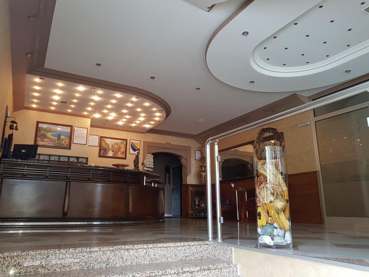 Hotel New Milenium Lukavac Екстериор снимка